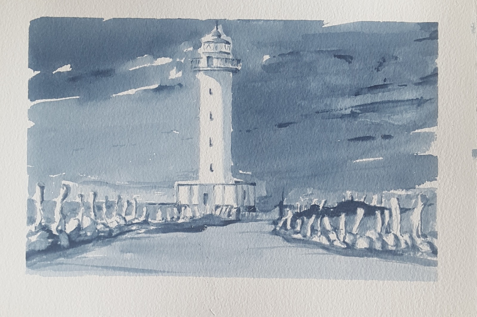 Faro en un dia de niebla